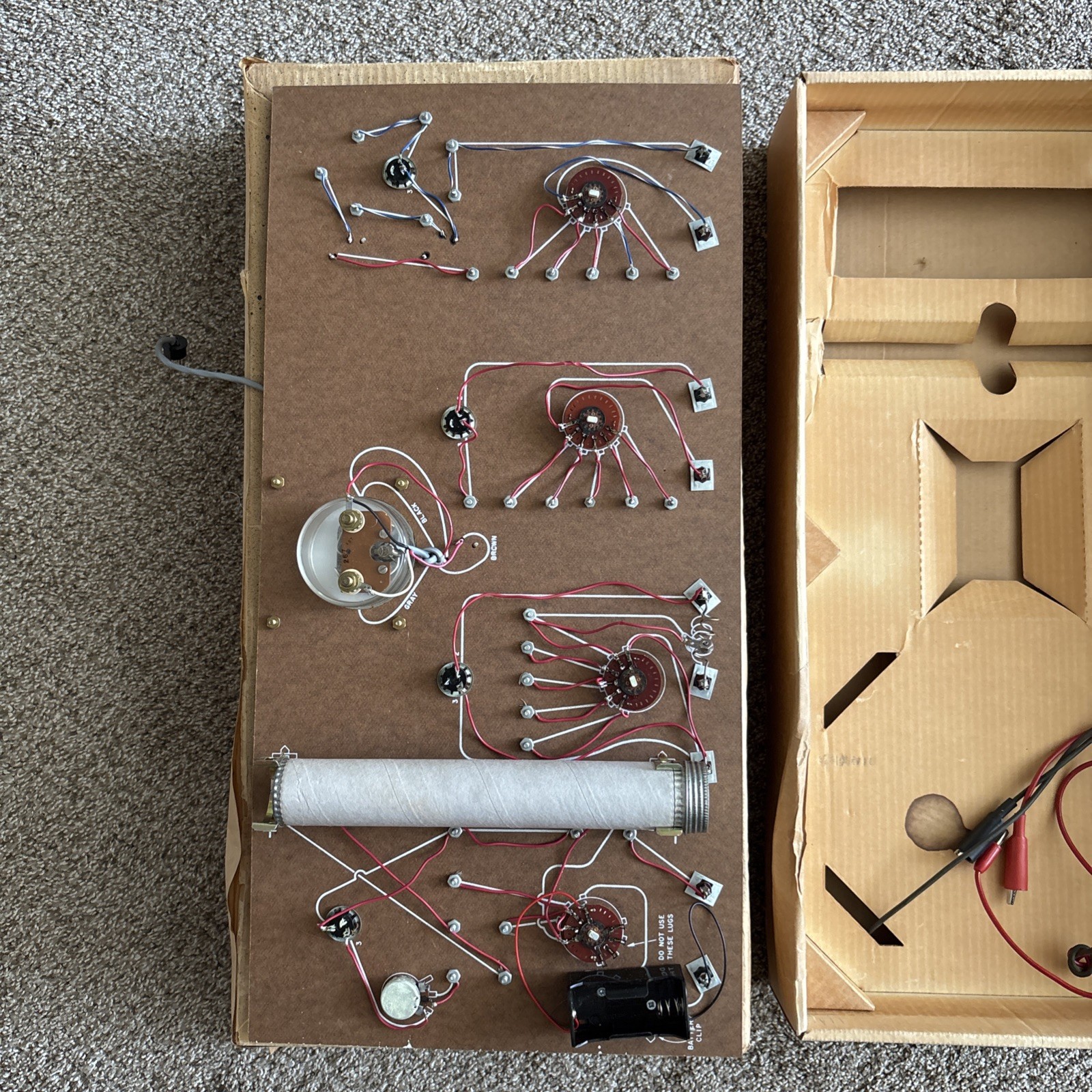 Vintage RCA V-O-M Volt-Ohm-Milliammeter Dynamic Demonstrator Radio Kit WE-95A