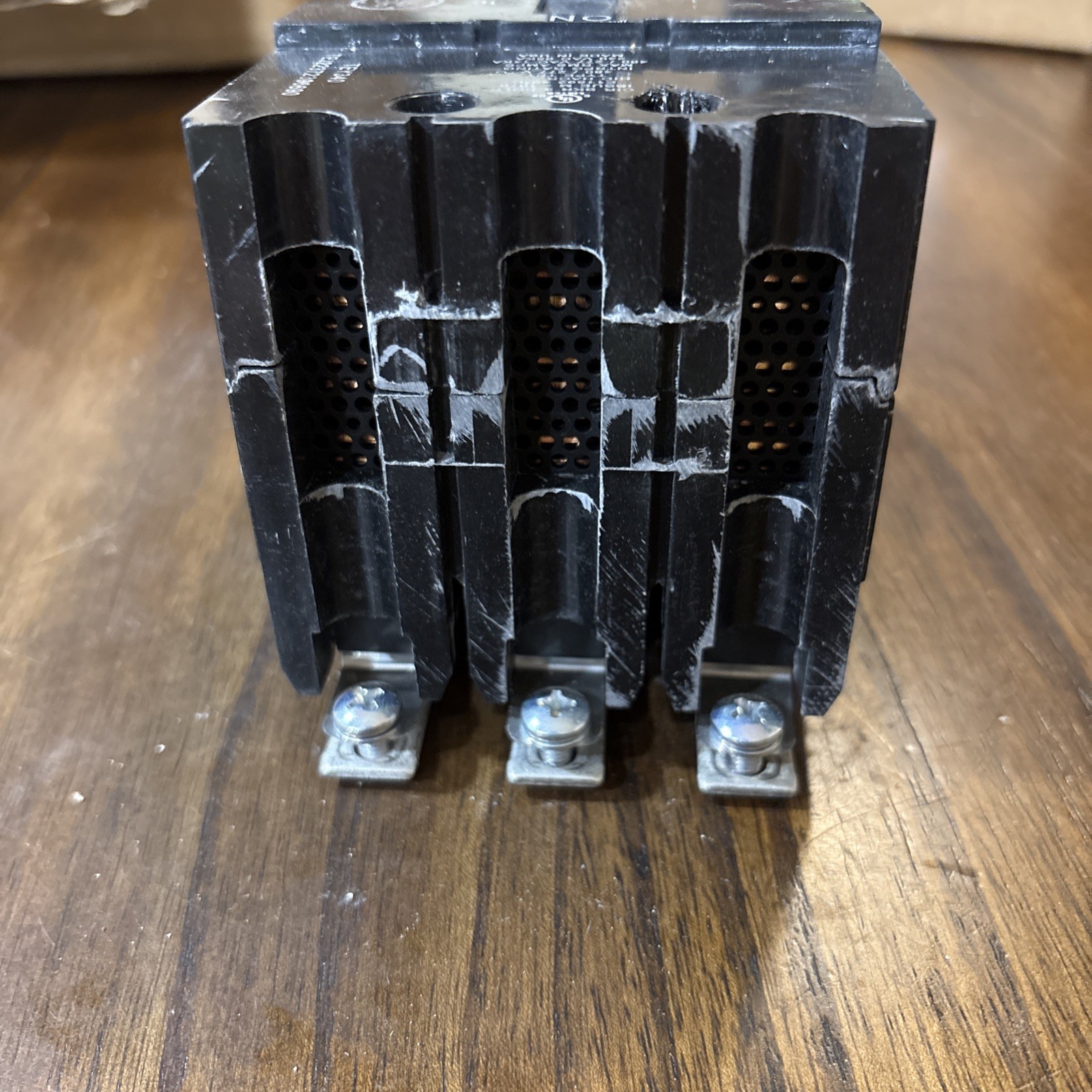 NOB – GE – TEY340 – Tey 3 Pole 40A Breaker