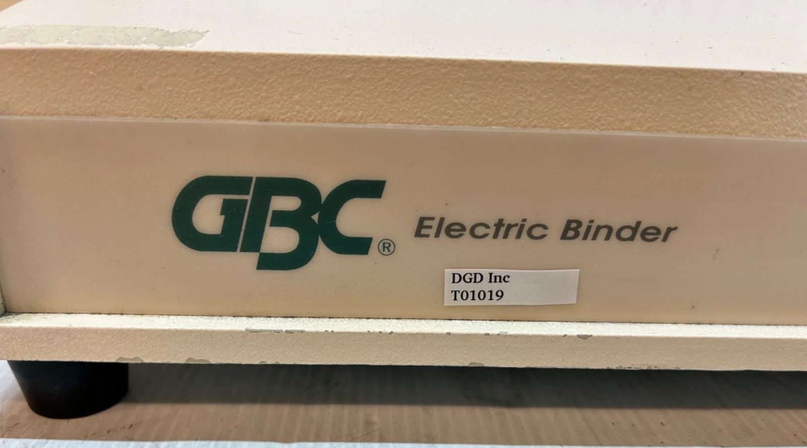 GBC Electric Binding Machine 110EB-3 60Hz 1Ph 115V 2A 173W T01019
