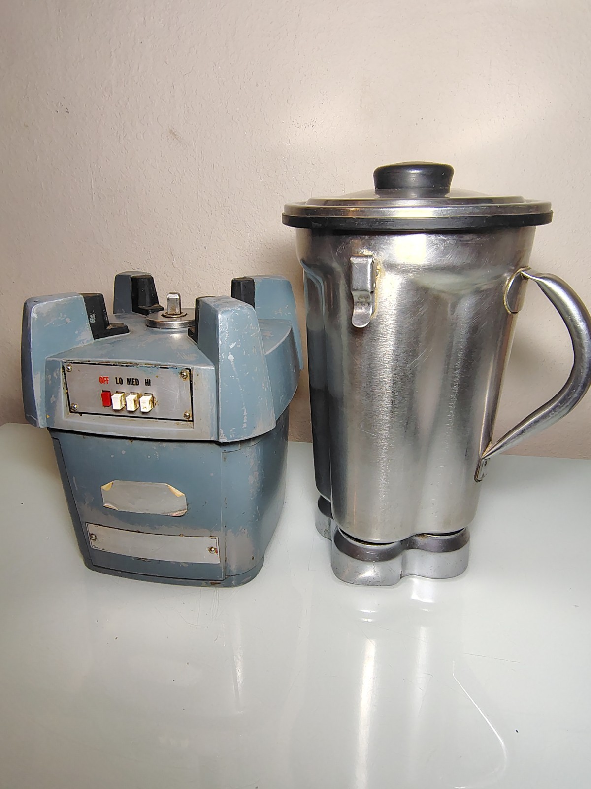Waring Blender CB6 115 Volts Model 34BL22 Used – Needs Rubber Legs/Pads