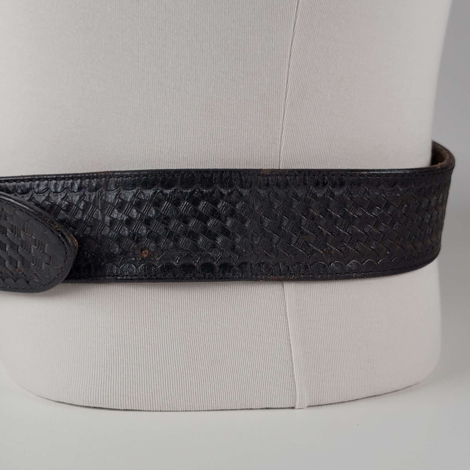 ​Bianchi #B2 Duty Belt Basketweave Black Leather Size 34 Law Enforcement Gear