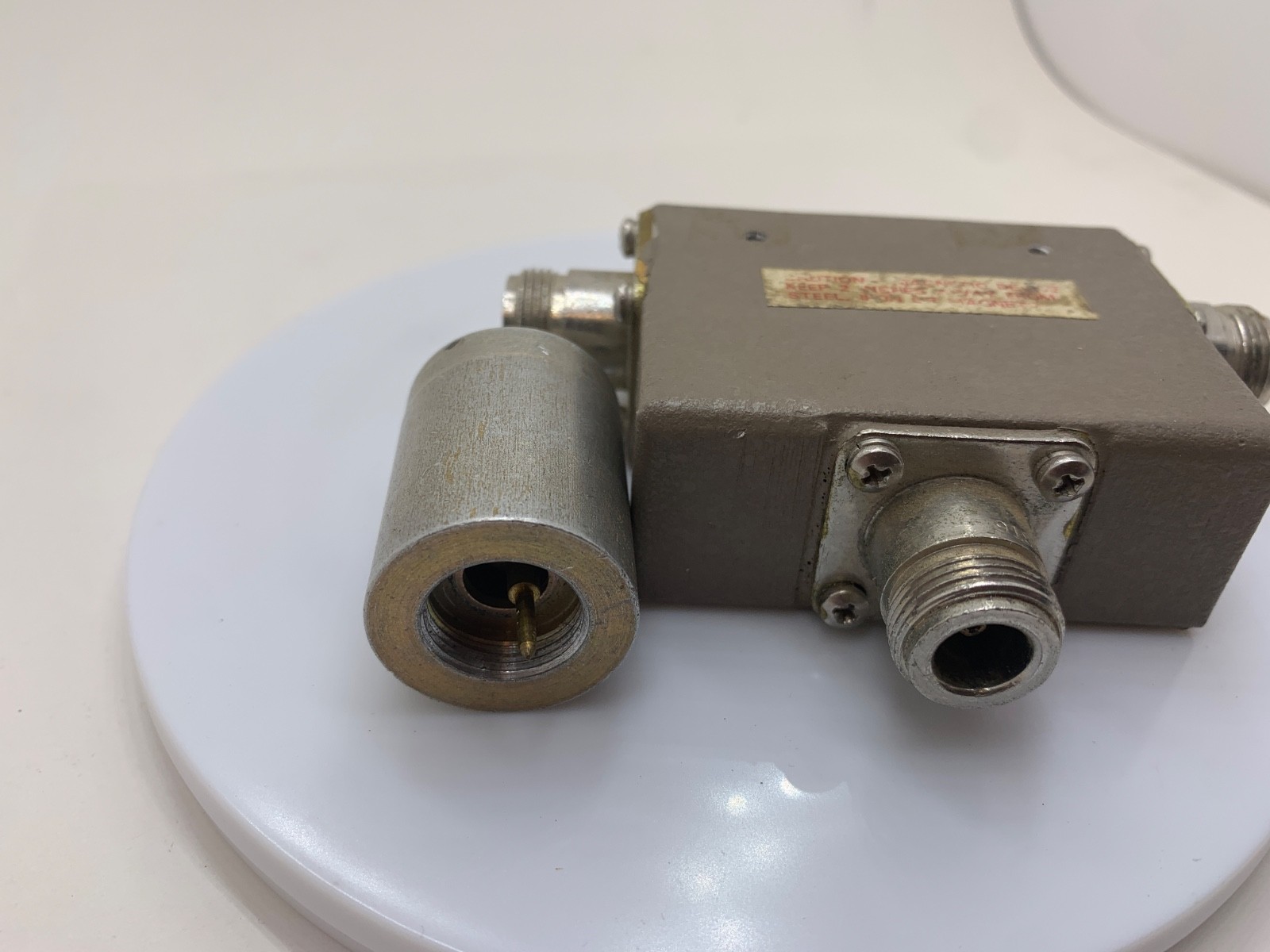 Decibel Products DB4325-B High Power UHF circulator w/Load Terminator UNtested