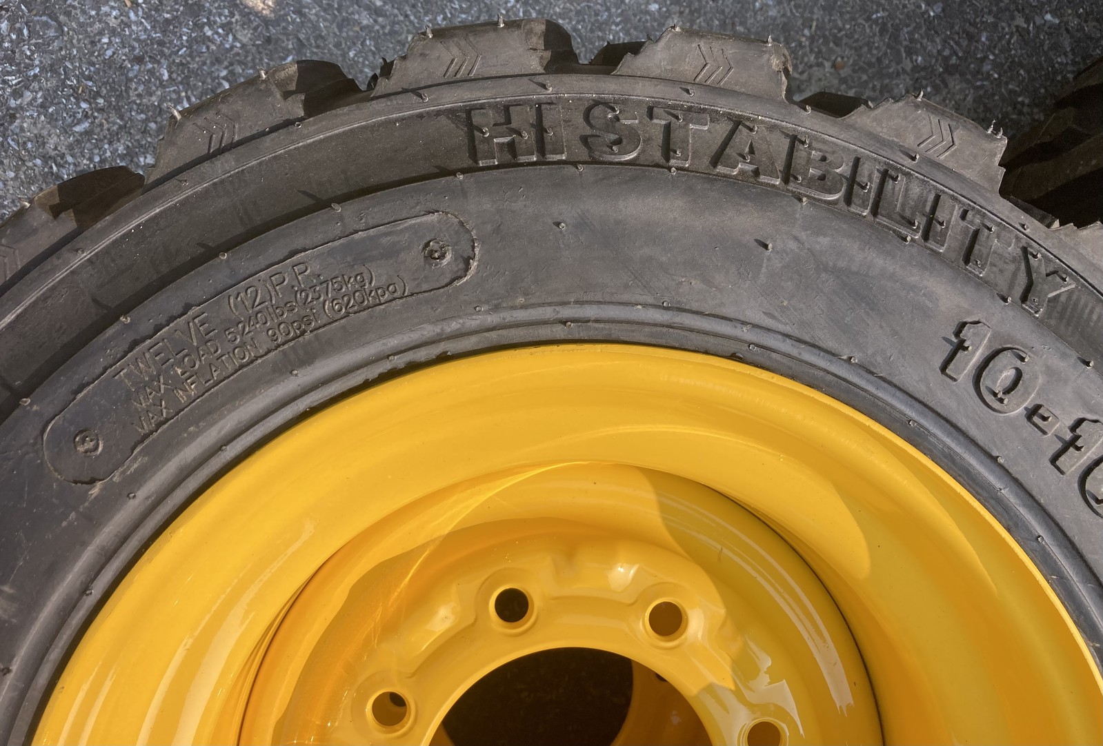 NEW 10-16.5 Forerunner Tires/Wheels/Rims for New Holland LS140,LS150,LX465,LX485