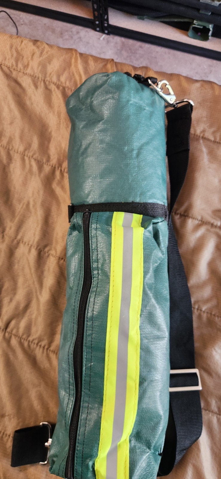Green EMS Trauma oxygen cylinder bag D.