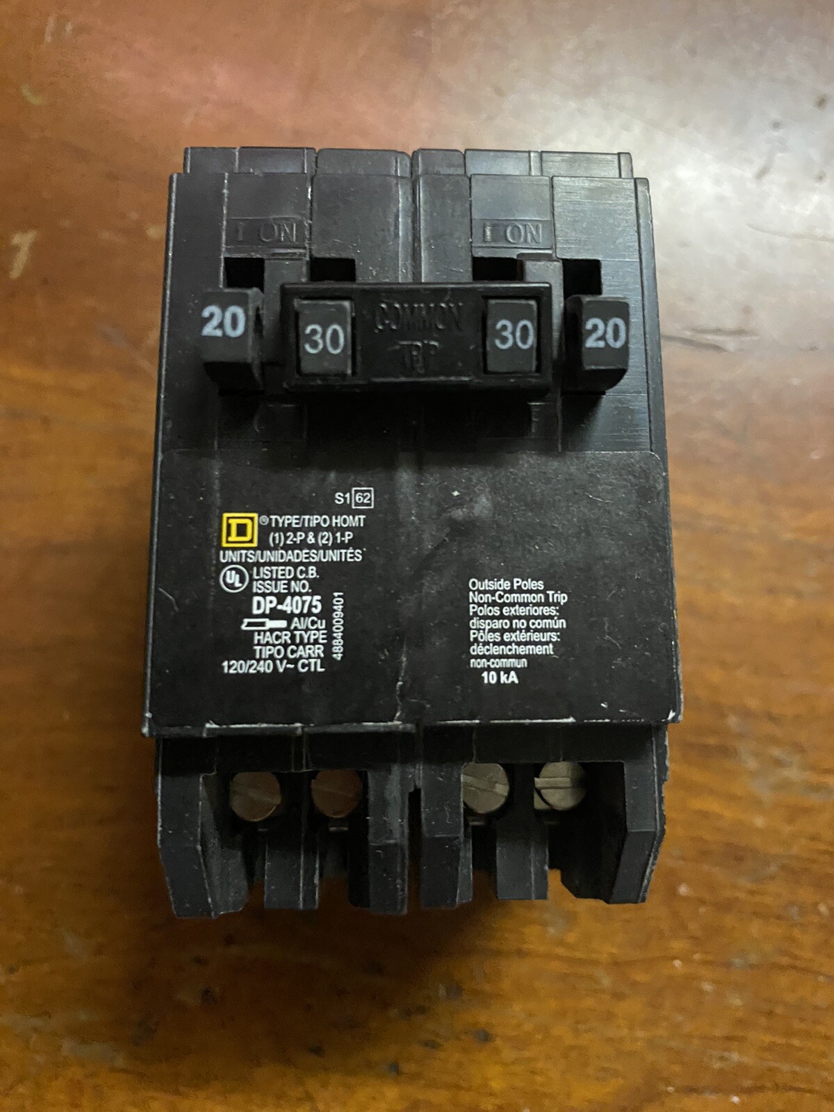 Schneider Electric SQUARE D HOMT2020230CP Circuit Breaker