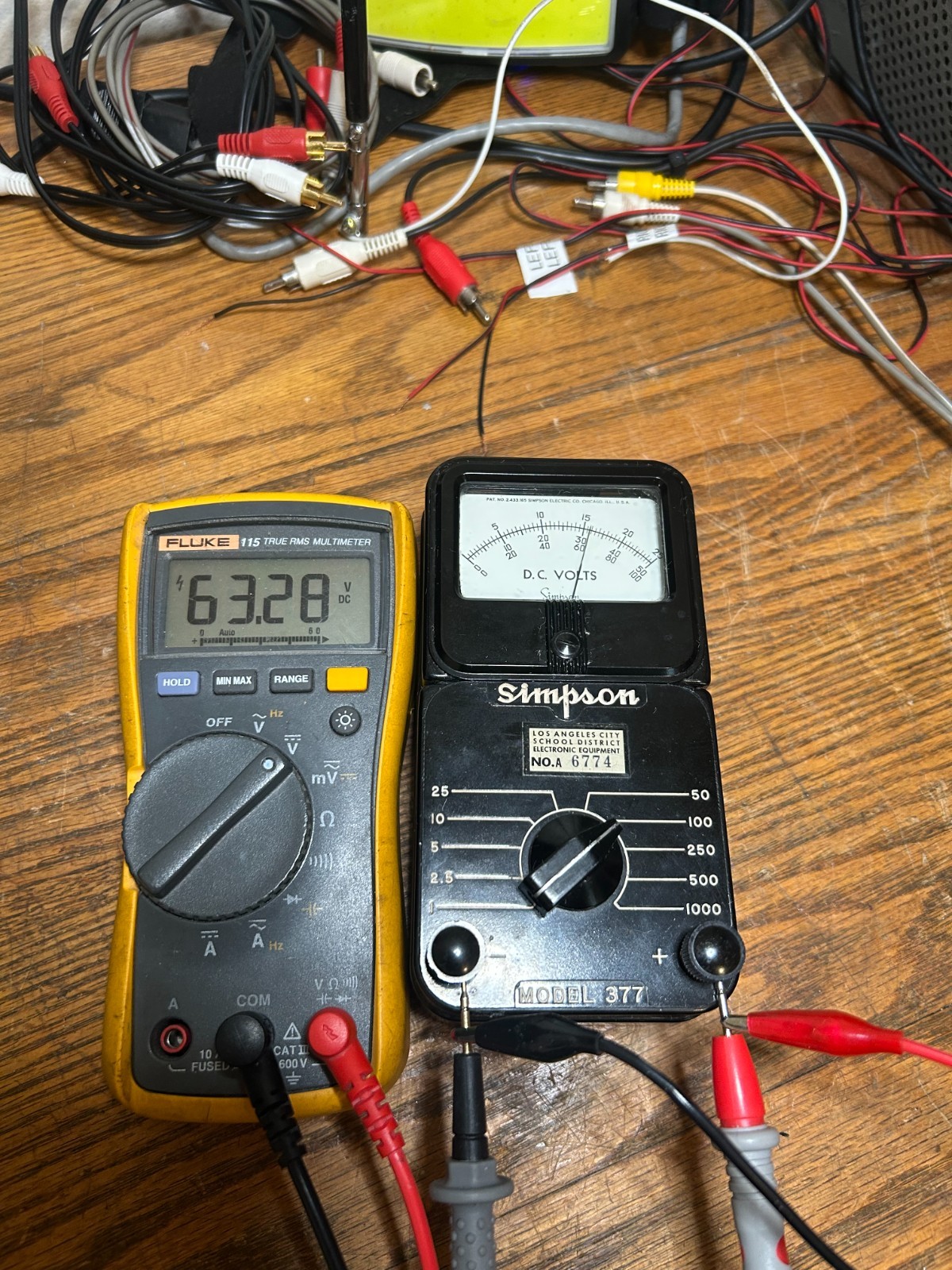 Simpson 377 DC Voltmeter Analog Panel Meter 0-1000V Tested Working w/ Box