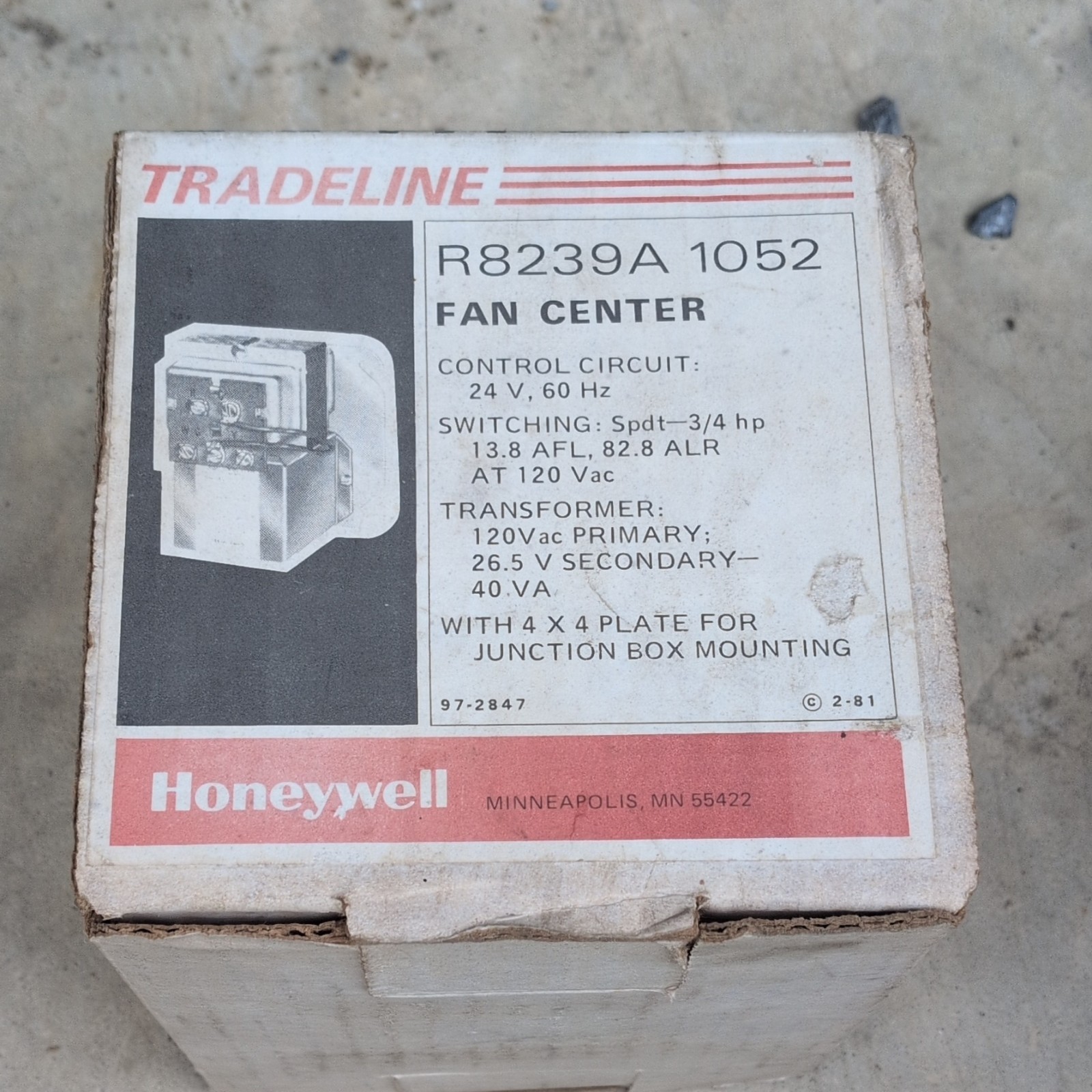 Honeywell R8239A 1052 Fan Center Transformer Relay 120/240VAC 24V Circuit