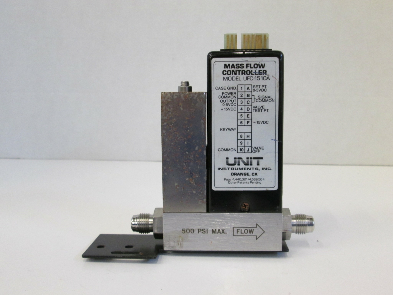 Unit UFC-1510A Mass Flow Controller MFC, H2, 15 SLM, 1/4″ Male