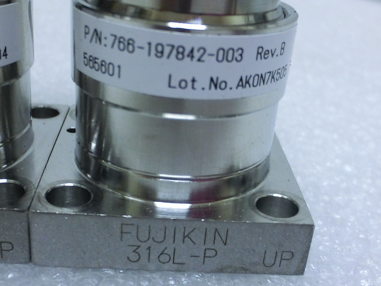 4pcs Fujikin 565601 Lam 766-197842-003 Rev B O.P. 0.5~0.6mPa N.C. Diaphragm~9934