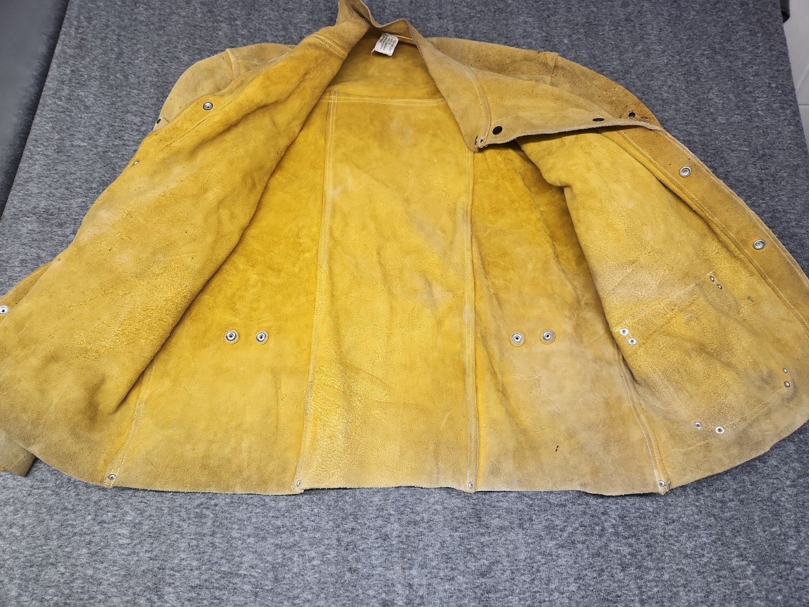 Used Tan Mens Leather Welding Jacket XL Heavy Duty Flame Resistant