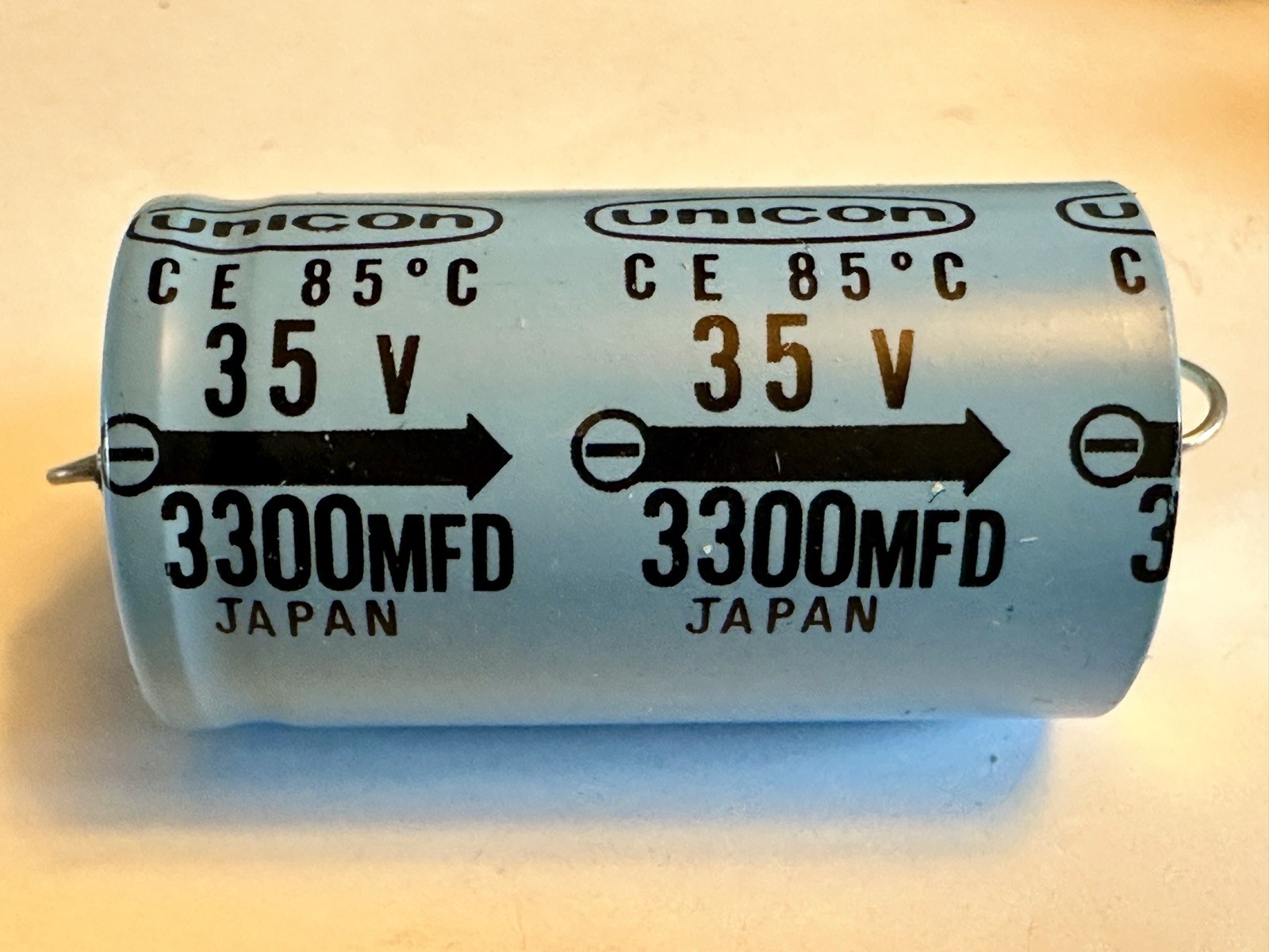 Lot of 26 Unicon 3300uF 35V 85C Axial Electrolytic Capacitors Japan