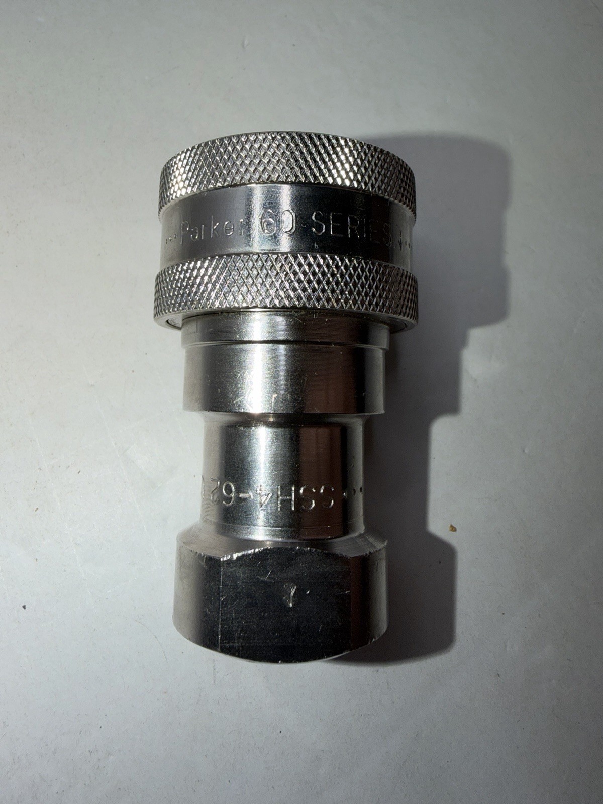 Parker SSH4-62Y Hydraulic Quick Coupler ISO 7241-B 60 Series 1/2 FNPT