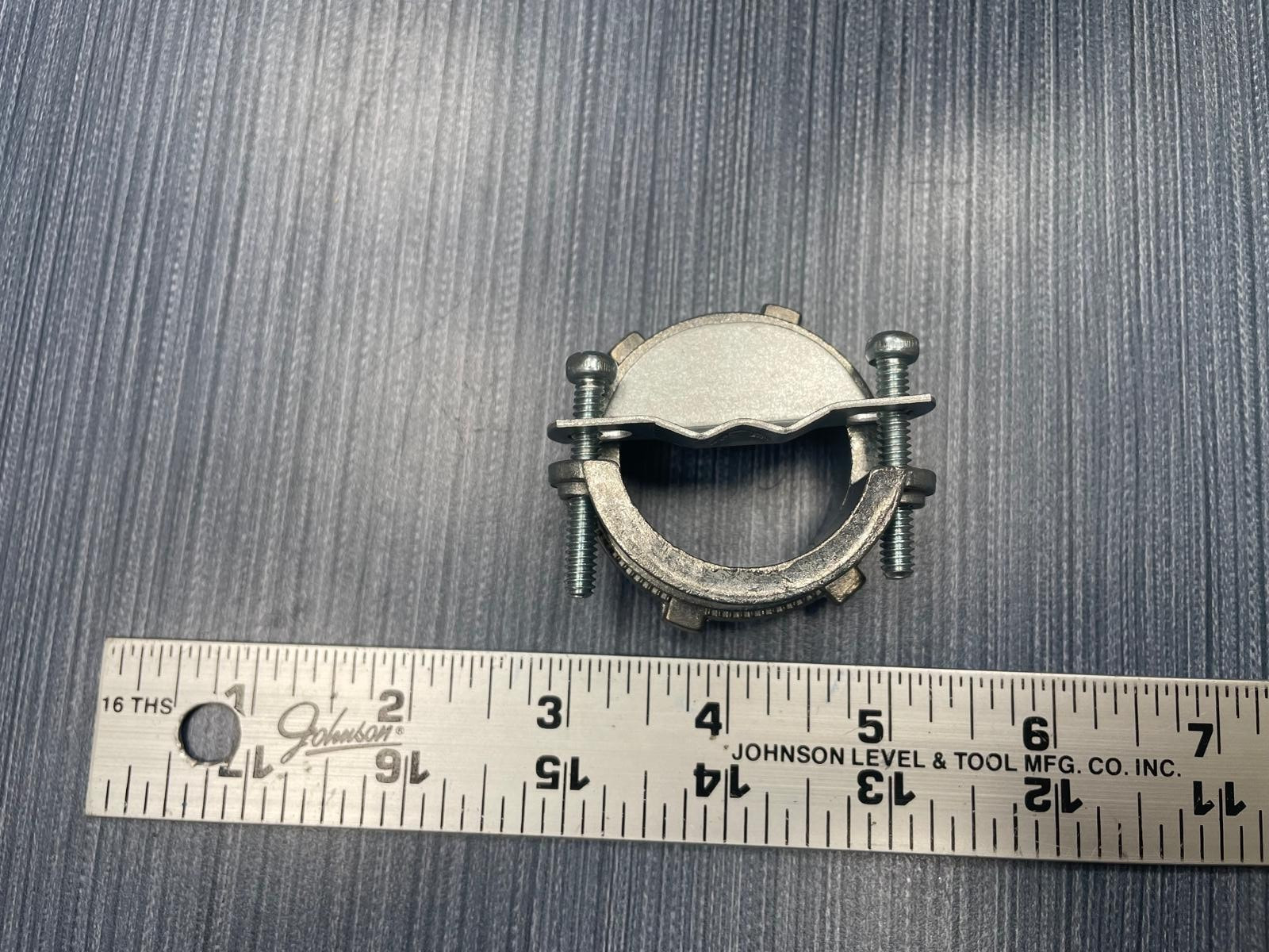 Pack of 10 x Southwire 1-1/4″NM SE Cable Clamps Connectors Item# 144R