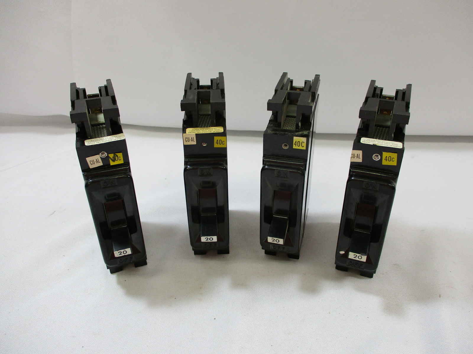(LOT OF 4) FEDERAL PACIFIC ELECTRIC NE113020 CIRCUIT BREAKER 20A 120V 1-POLE