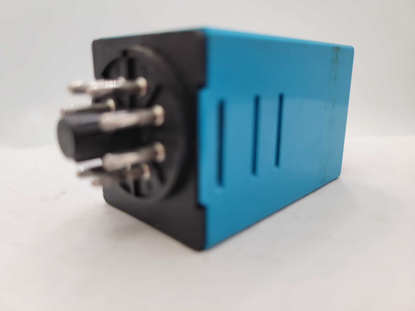 IDEC RTE-P11 Electronic Timer Plug-in Mount DPDT 10A 120VAC Coil 24V AC/DC 8-Pin