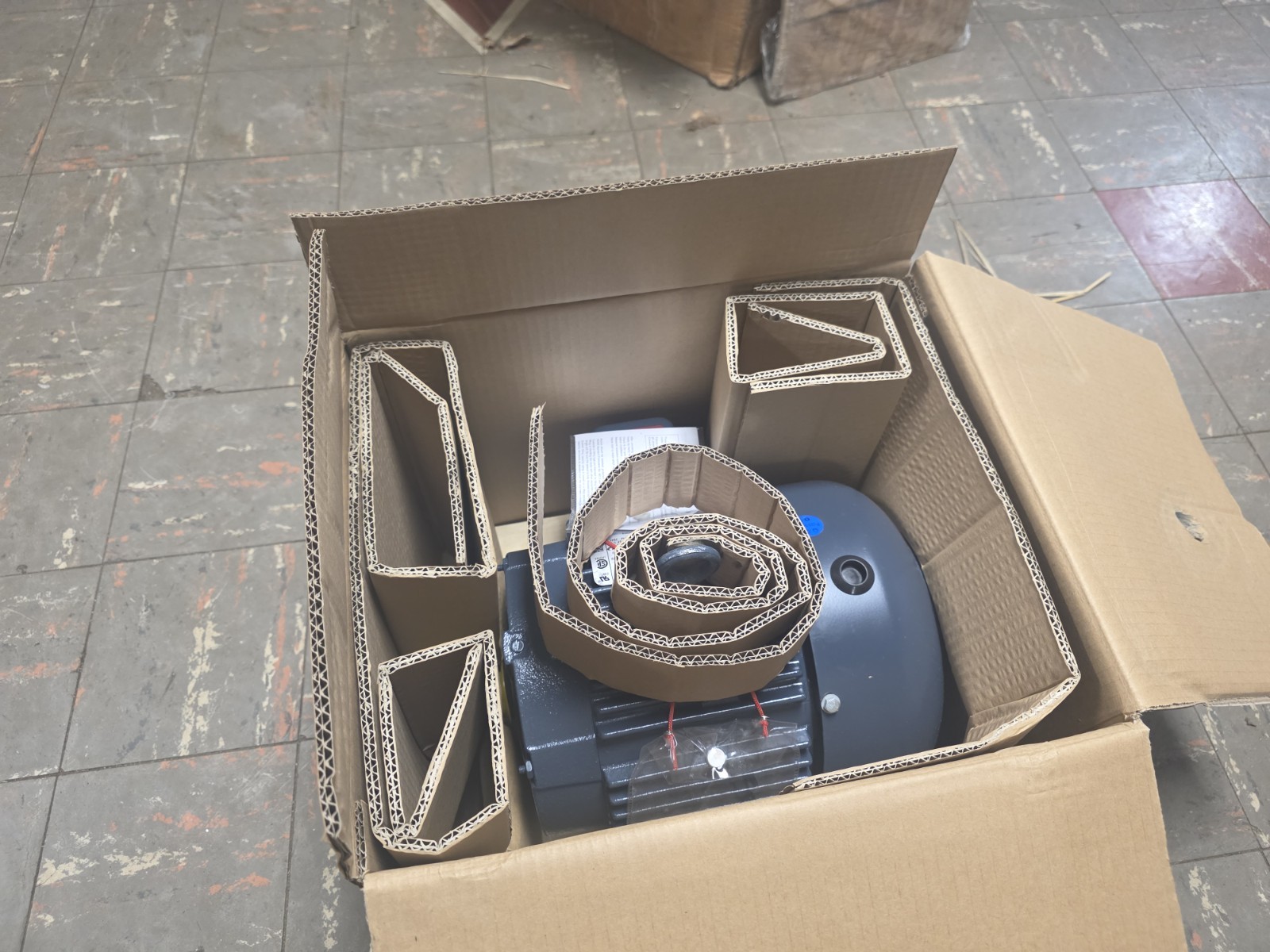 Marathon Cat. GT1009 Electric Motor 3hp 3ph 3532 RPM 182T Fr. Inverter Duty