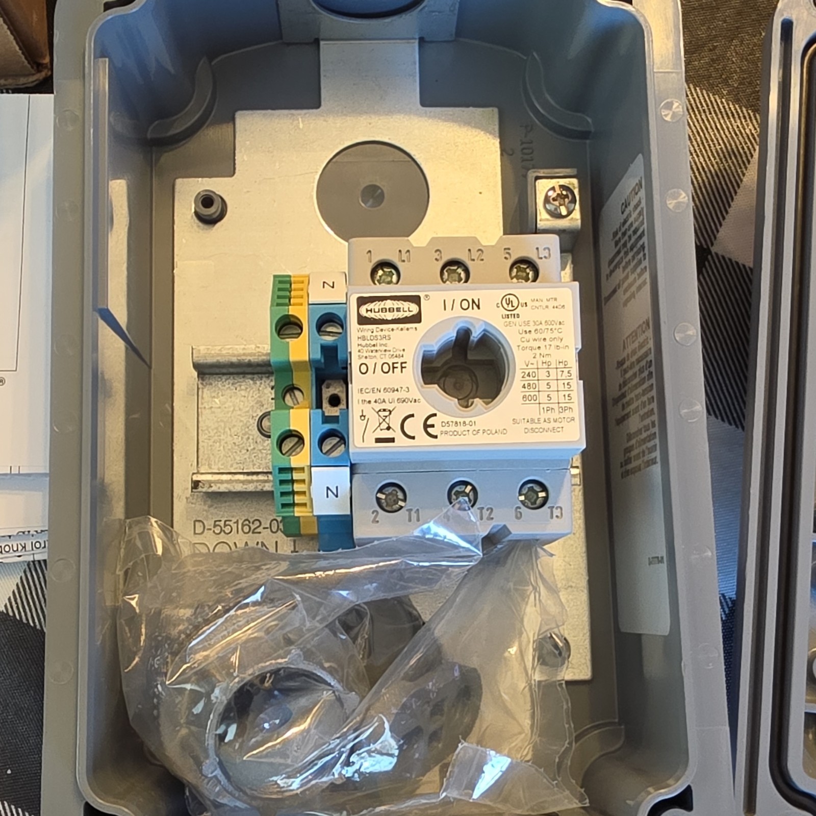 Hubbell HBLDS30 Circuit-Lock Disconnect Switch 30A 600VAC 3P Lockable IP69K