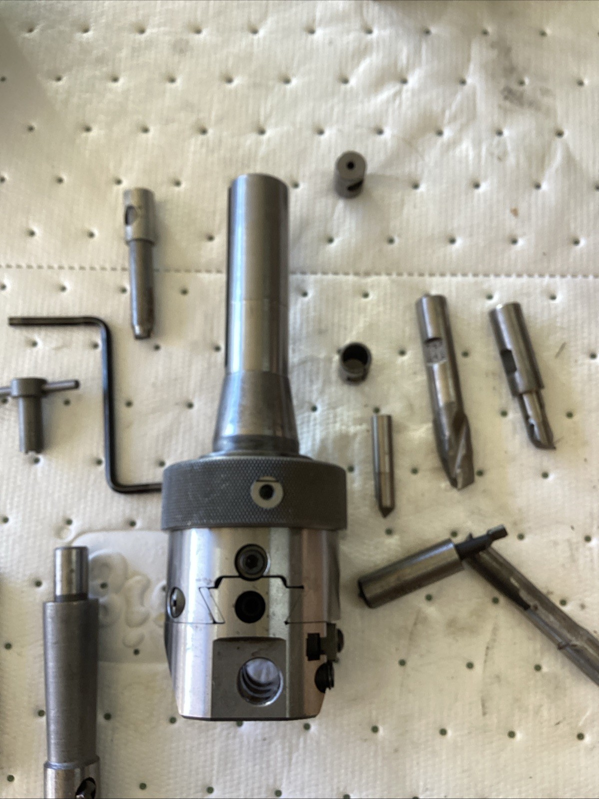 Enco 2-1/2″ Boring & Facing Head Tool Holder with R8 Shank