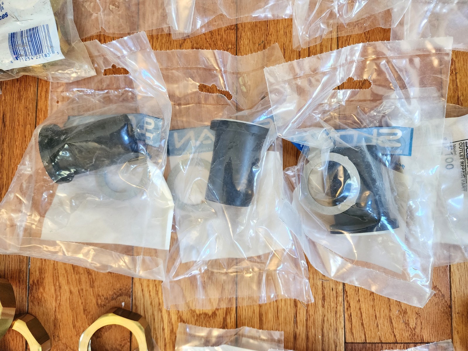 LOT OF 54 – SLOAN PARTS COUPLING ASSEMBLY 1 1/2» SLIP JOINT NUTS WASHERS ETC