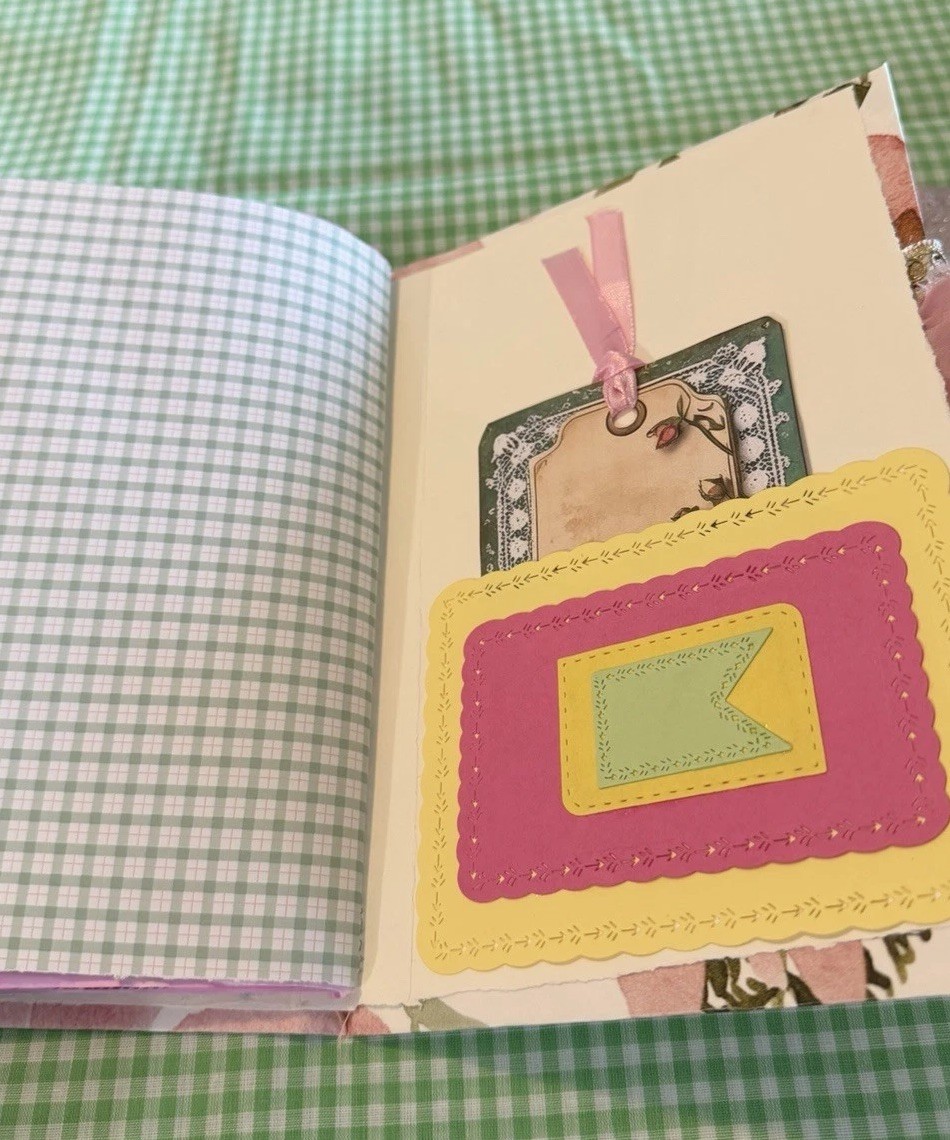 JUNK JOURNAL HANDMADE BY Susan Eclectic/Shabby Chic