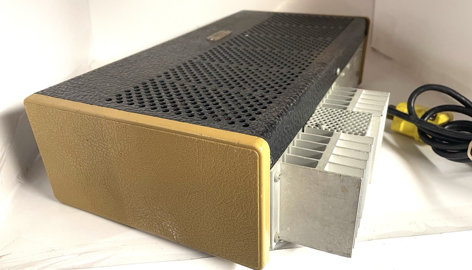 Vintage BK PRECISION Dynascan Model 1601 Regulated DC Power Supply 0-50V 2 Amp