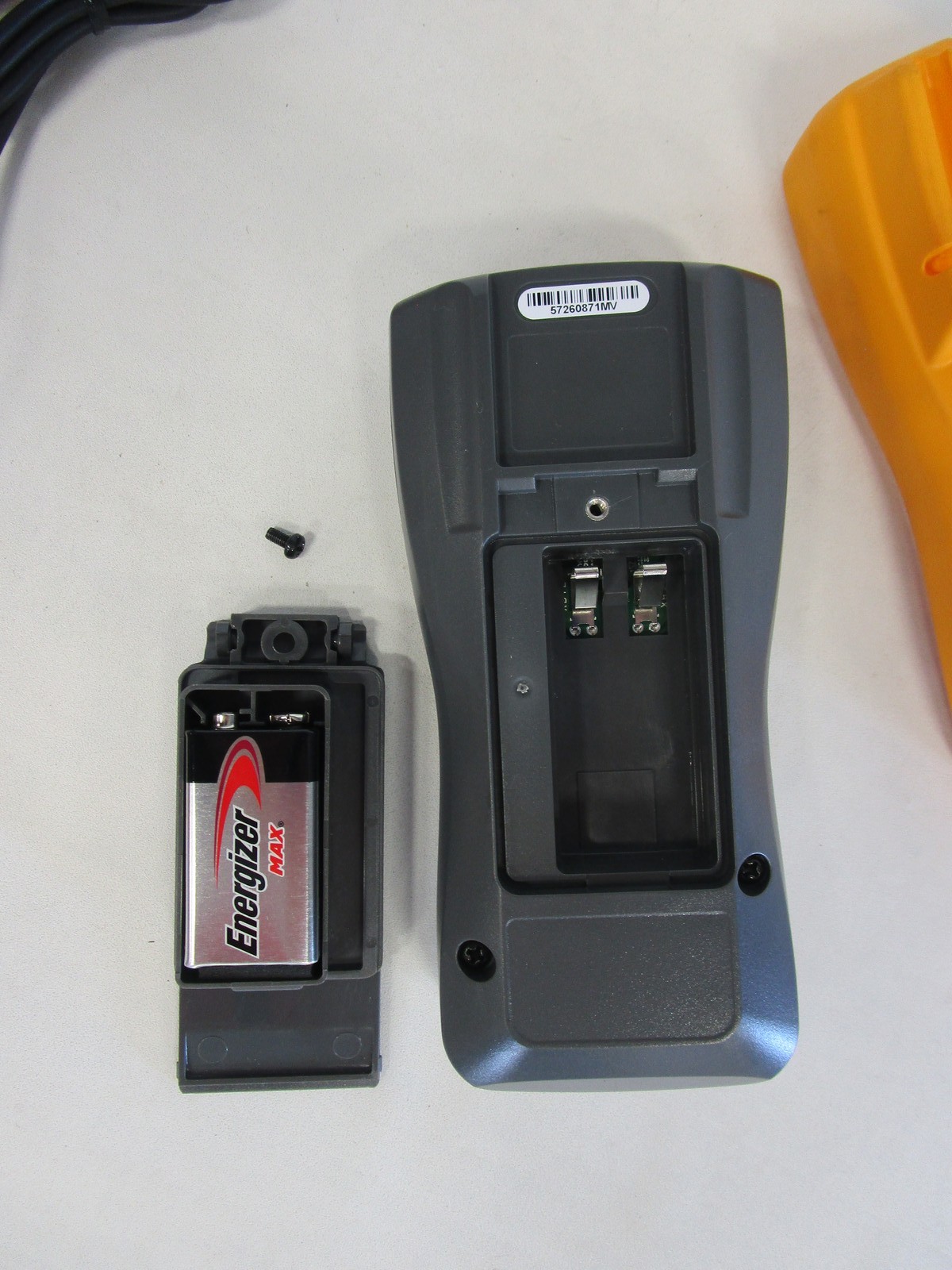 Fluke 115 True RMS Digital Multimeter with Leads