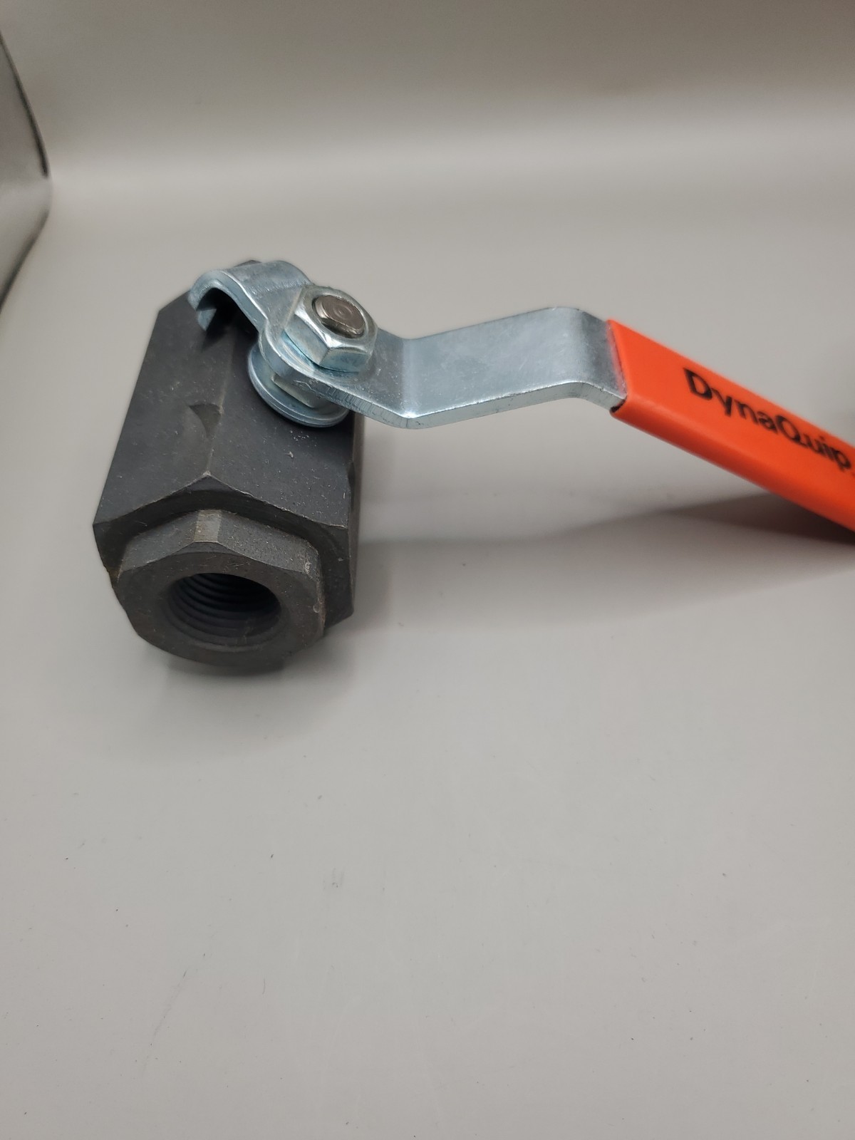 2-Dynaquip Controls Vle2.Nk 1/2 Manual 2-Way Ball Valve, Sae, Carbon Steel