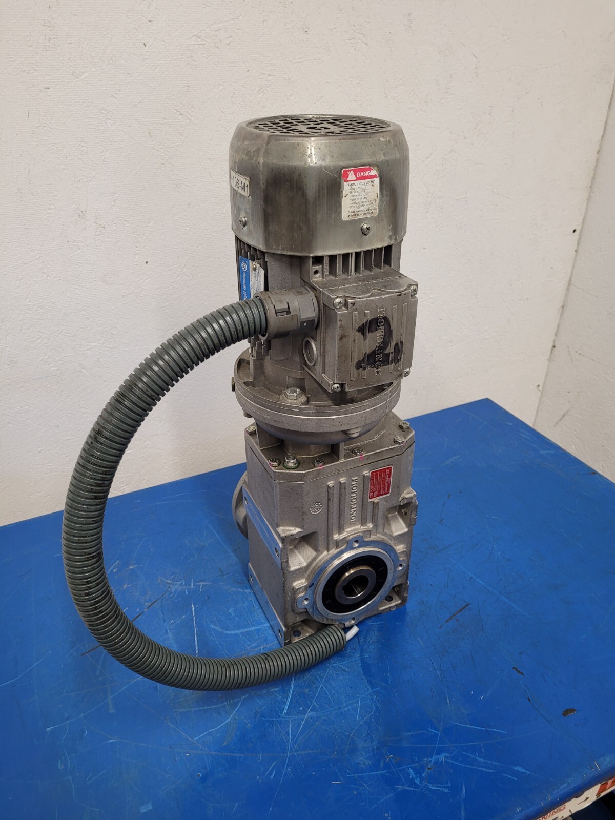 Bonfiglioli BN71A4 Gearmotor 3ph .25kw Right Angle 30mm Shaft Hole 80:1 Gearbox