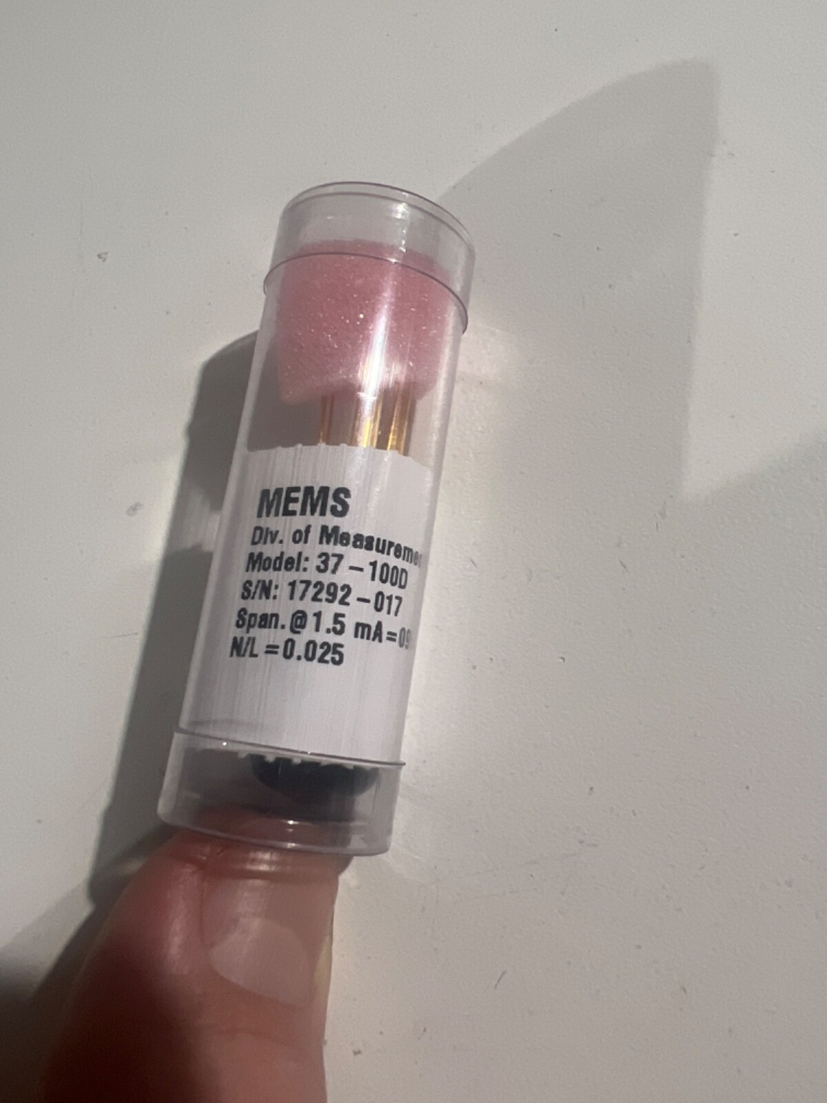 Measurement Specialties 37-100D Pressure Sensor 0V to 0.1V 0psi to 100psi Diff