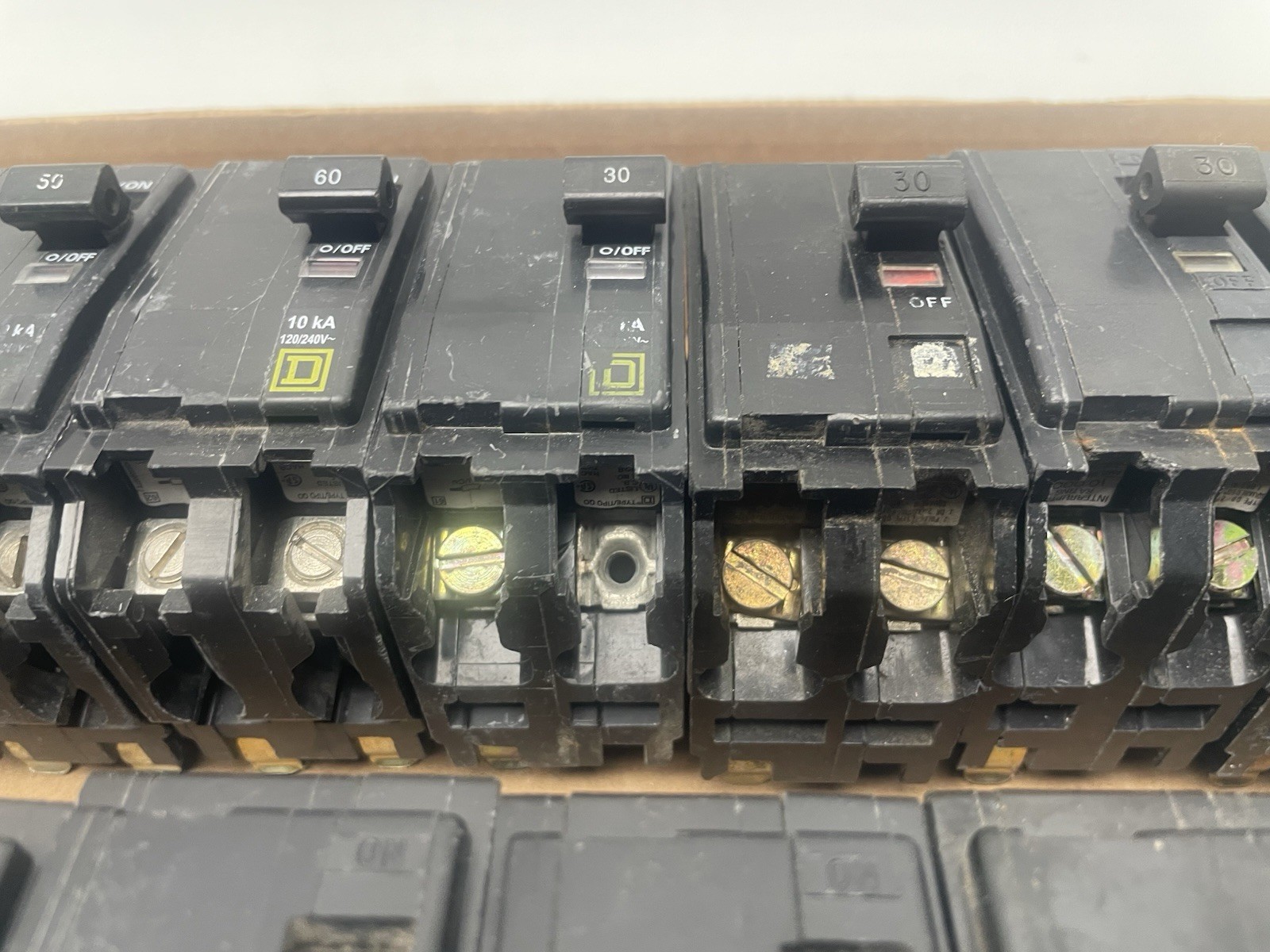 LOT (17) SQUARE D QO230 QO240 QO250 QO260 CIRCUIT BREAKER LOT 2 POLE PLUG-IN