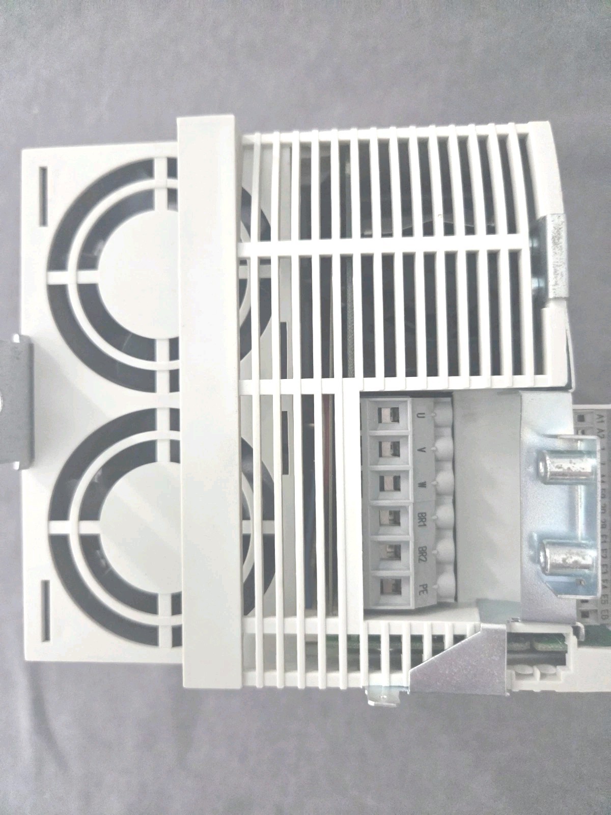 Lenze E82EV752_4C040 Untested
