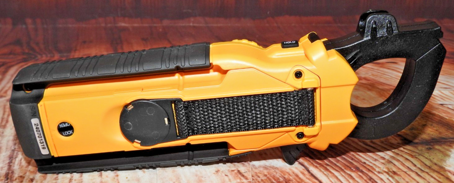UEi DL579T Digital Clamp Meter WITH CASE, LEADS ((((STILL HAS PLASTIC ON IT!!))
