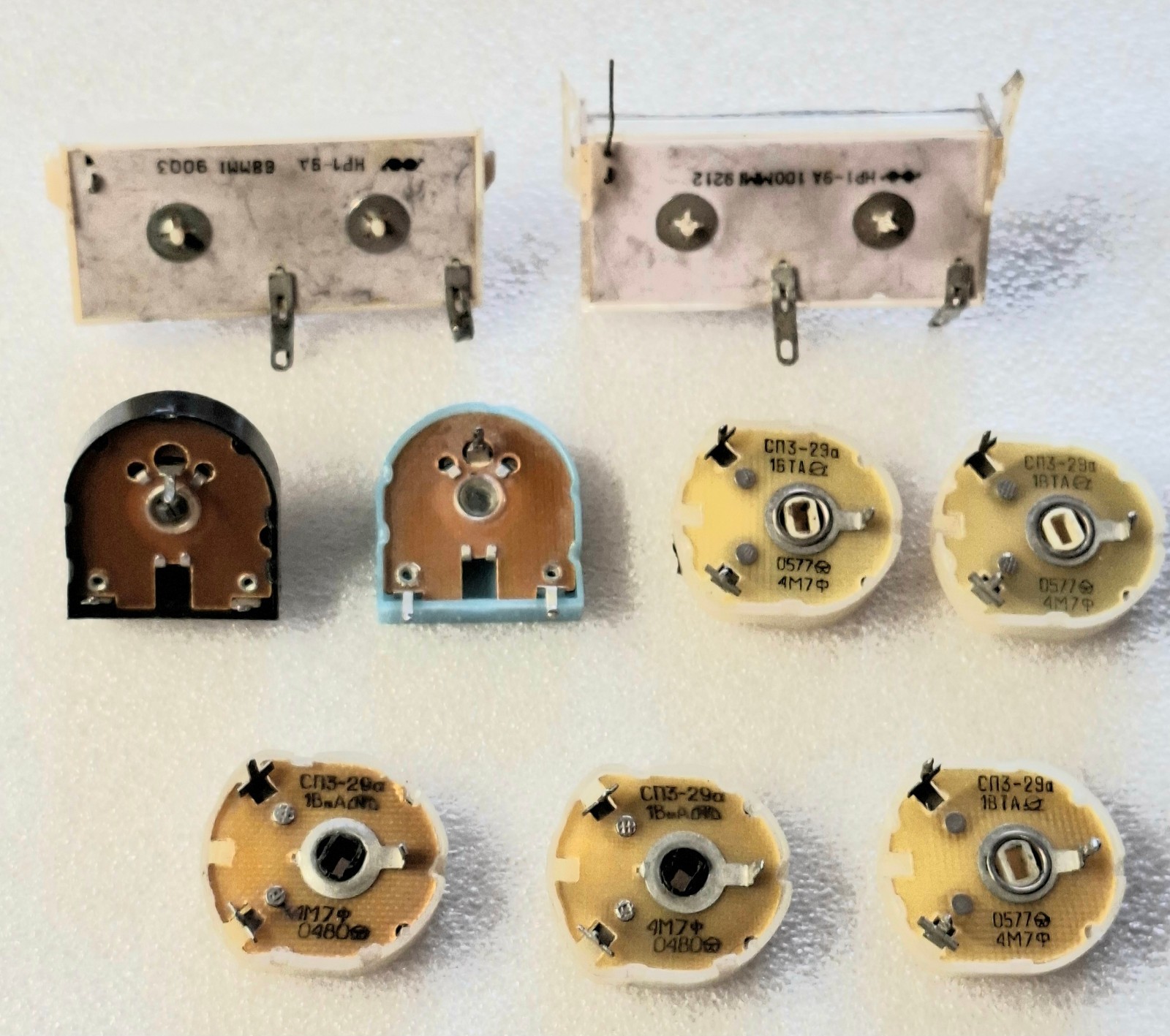 9pcs. Powerful Mohm Variable Trimmer Resistors 1MOhm 4,7 MOhm 68 MOhm 100 MOhm