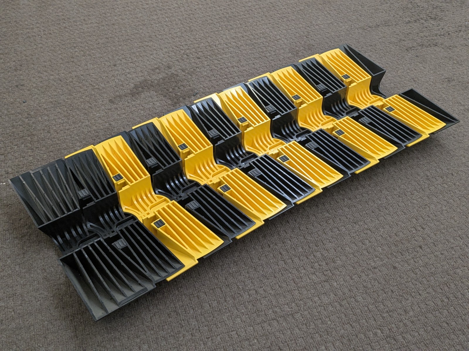 UltraTech Ultra-Sidewinder Cable Protector 1-Channel 3 Ft. Black / Yellow 1840