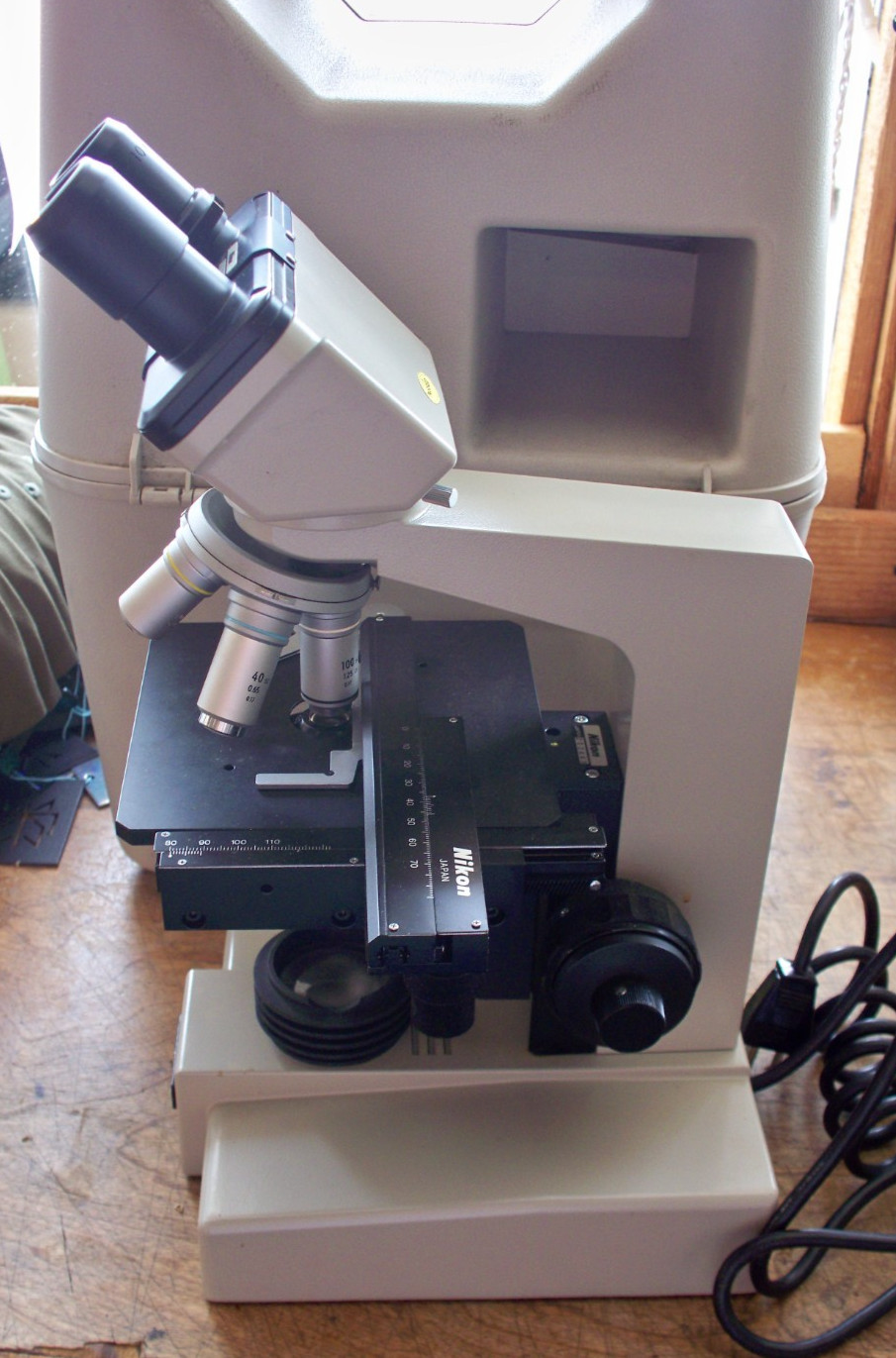 Nikon Model SC Microscope 4 Eyepieces 4sc 10sc 40sc 100sc Extra bulbs & Case