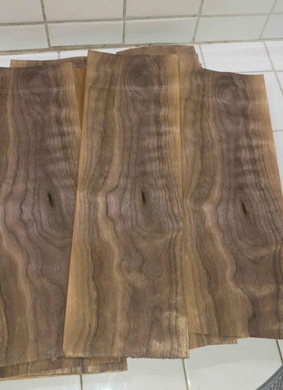 40 Sheets Hardwood VENEER .7MM – 16″ X 5″ Real Wood Wanut & Ash