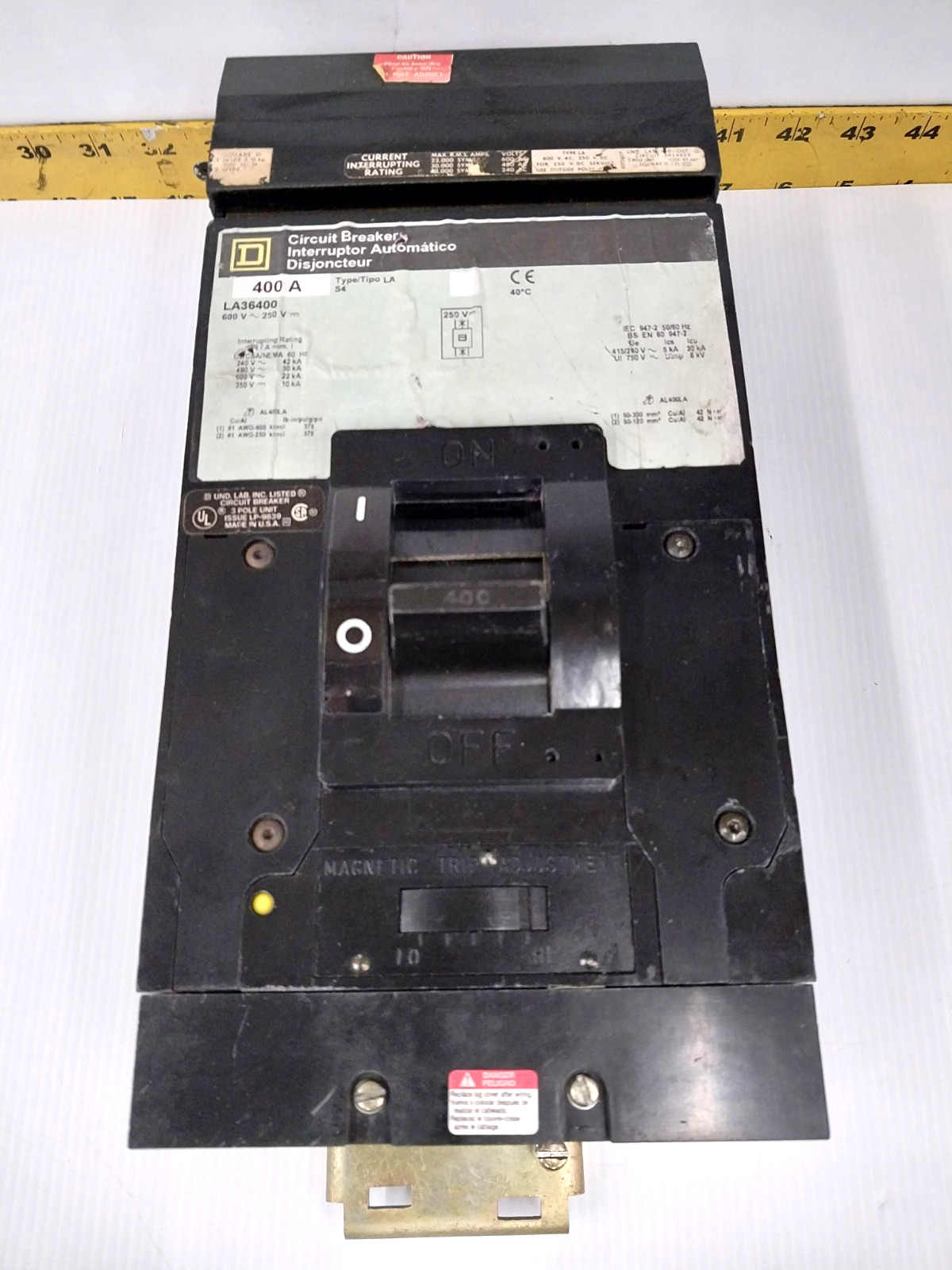 Square D 400 Amp I-Line Circuit Breaker 600 VAC / 250 VDC 3 Pole LA36400