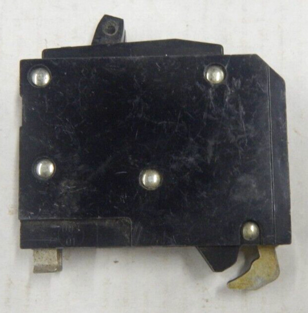 (5) SQUARE D QOT1515 Tandem Plug In Breaker with hook 1 Pole 15 Amp 120V USED