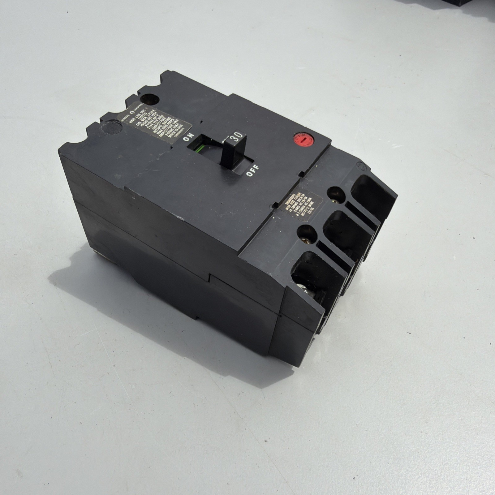 GE TEY330 CIRCUIT BREAKER, 480/277-VOLT, 3-POLE, 30-AMP, BRK / TEY FRAME