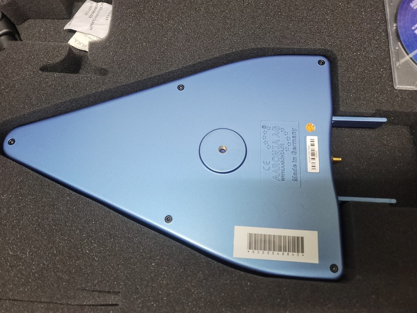 Aaronia HyperLOG 7040: 700MHz to 4GHz High-Performance EMC Antenna (5852)