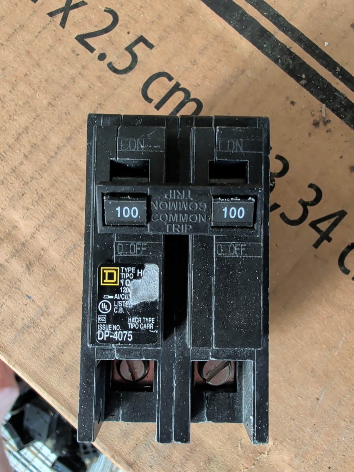 Square D HOM2100 100 Amp 2 Pole 120V Mini Circuit Breaker