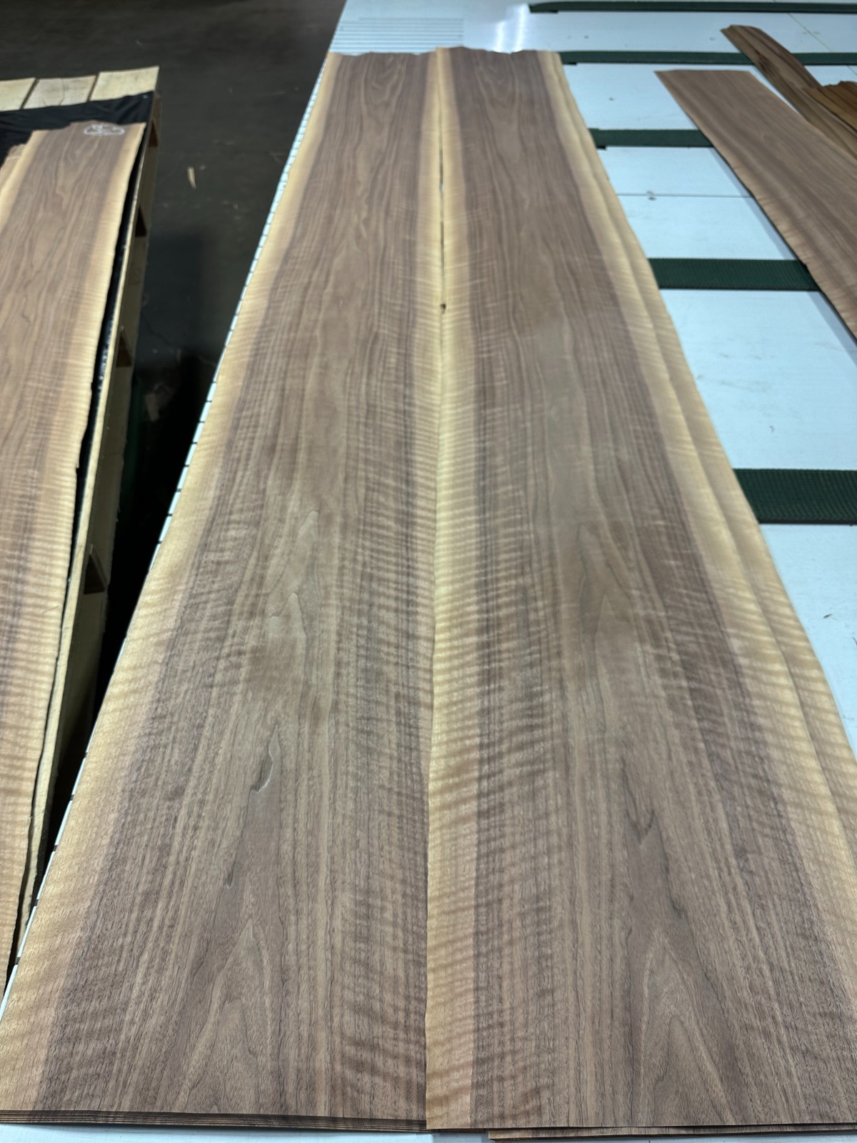 Walnut Raw Wood Veneer 2 sheets 100» x 12» 320K