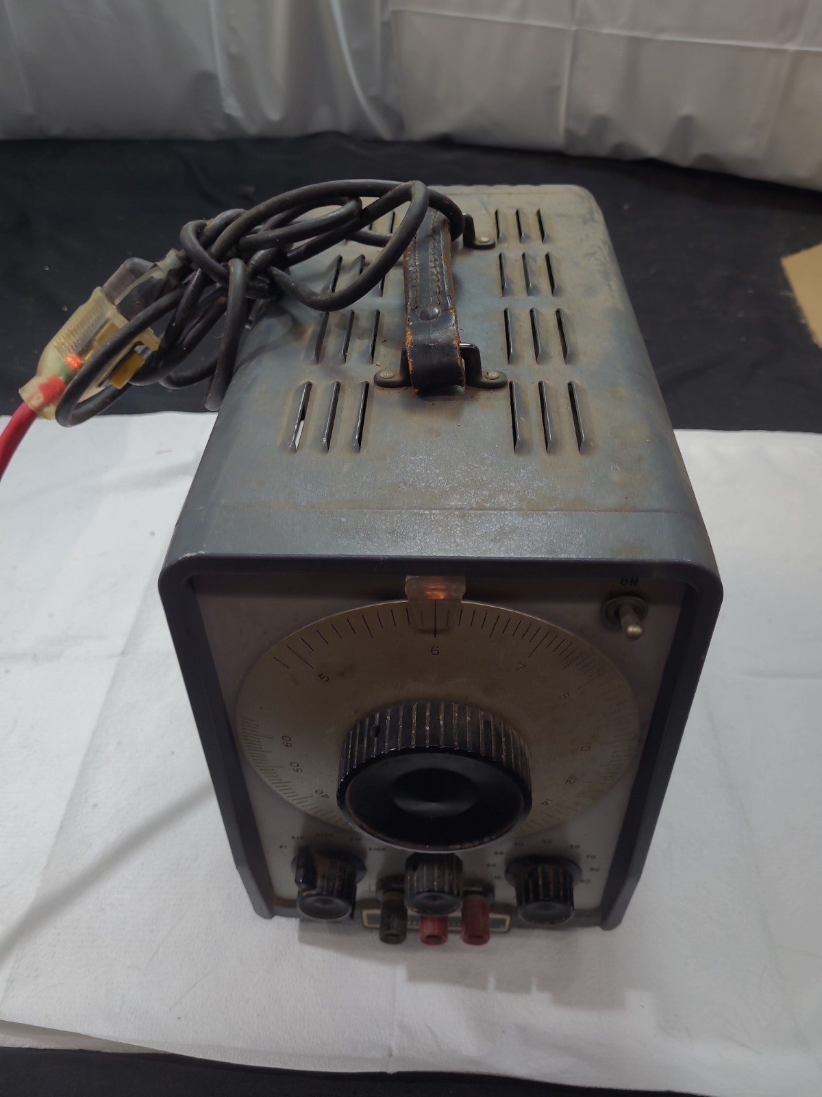 HP 200CD 5 Hz – 600 kHz Vintage Wide Range Oscillator