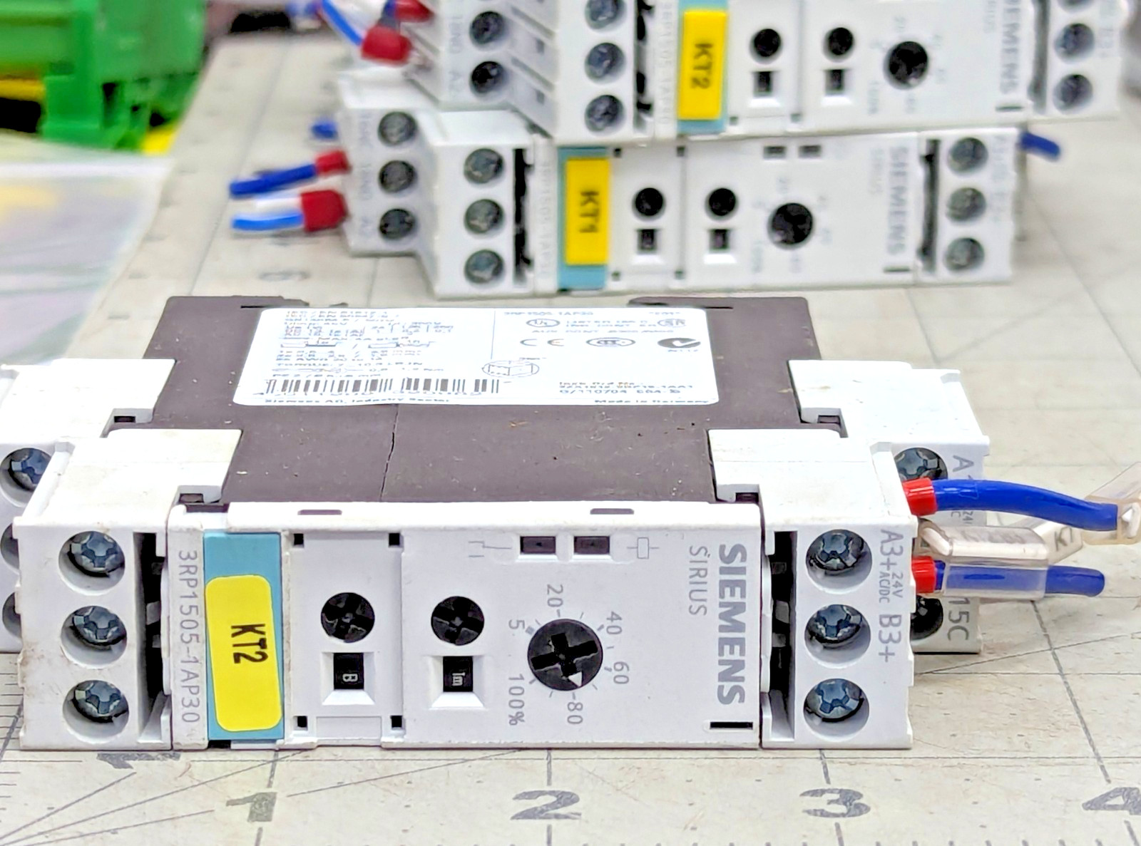 Siemens 3RP1505-1AP30 Time Relay 0.05 Seconds – 100 Hours 24V AC/DC [Z2B7]