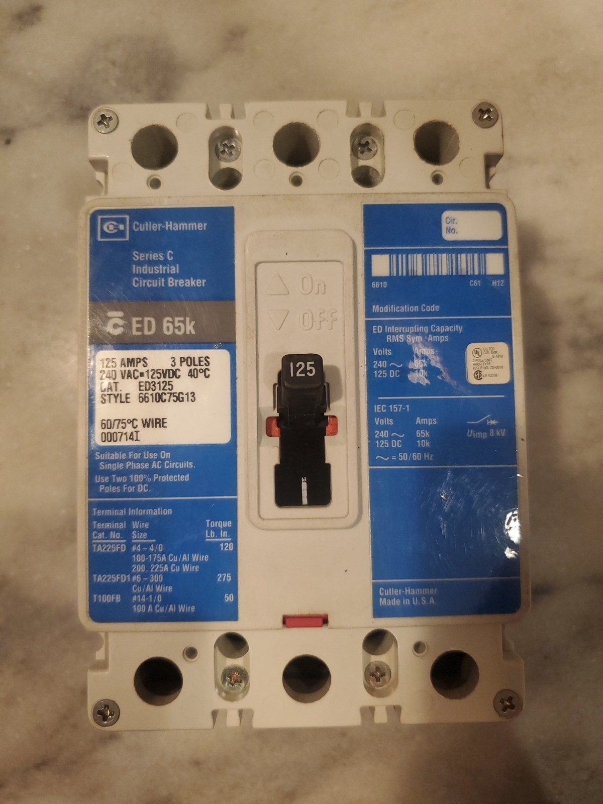 Eaton / Cutler-Hammer 125 Amp Circuit Breaker 240 VAC 3 Pole ED3125