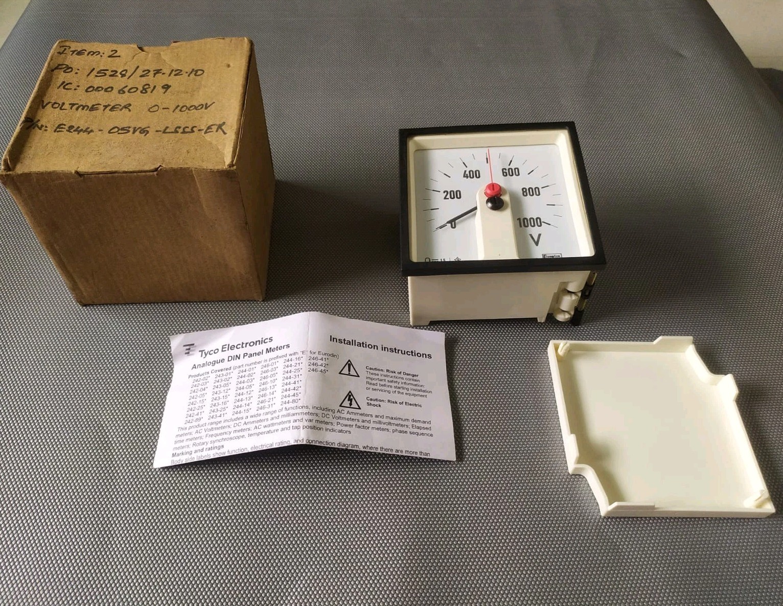 Crompton / Tyco Electronics E244-05V-G-LS-SS-ER Analogue Voltmeter 0-1000V Dc