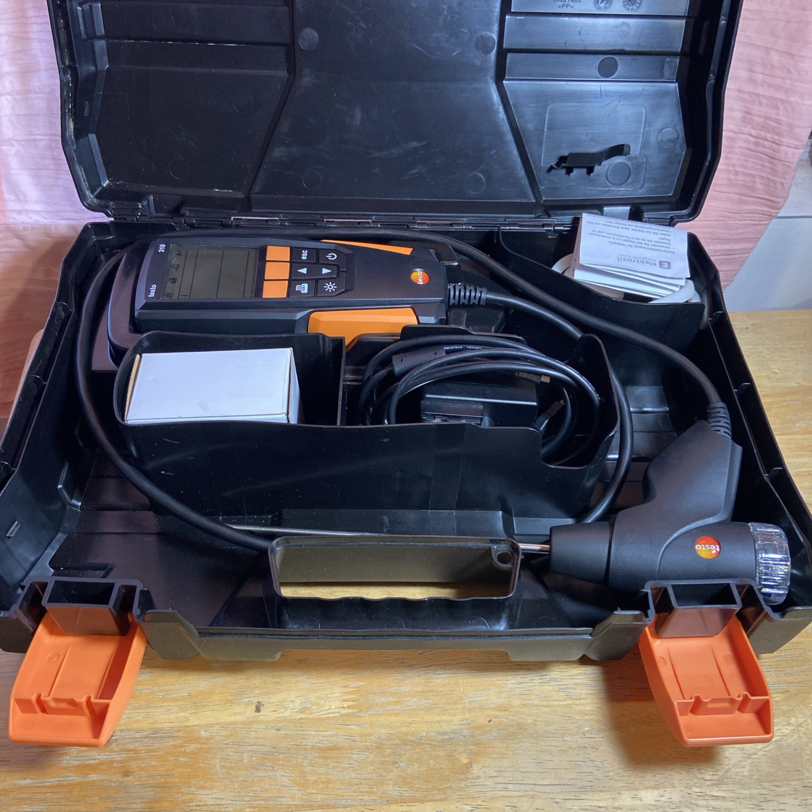 Testo 310 Residential Combustion Analyzer Kit, Black/Orange READ