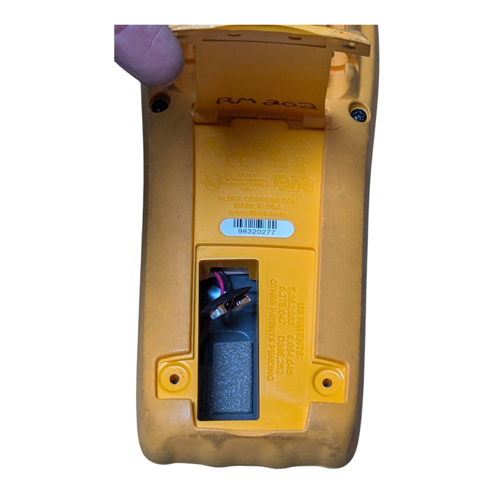 FLUKE 77-IV Multimeter W/ Leads + Magnetic Hanging Strap TPak Very Nice