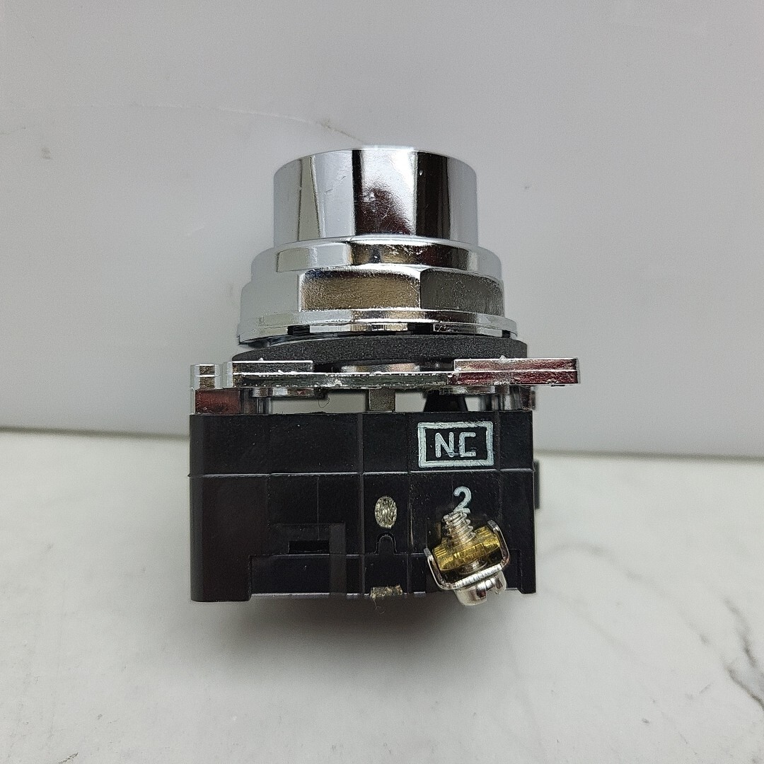 Cutler Hammer 10250T101-51 Push Button Flush Operator Black Series A1