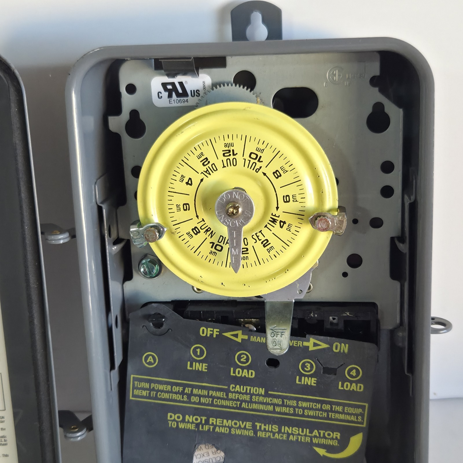 Intermatic 24 Hr Dial Time Switch w/ Skip Indoor Outdoor Case T173R Dbl UNUSED